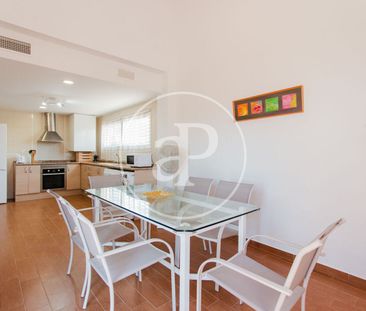 House with terrace for rent in La Pobla de Vallbona - Photo 3