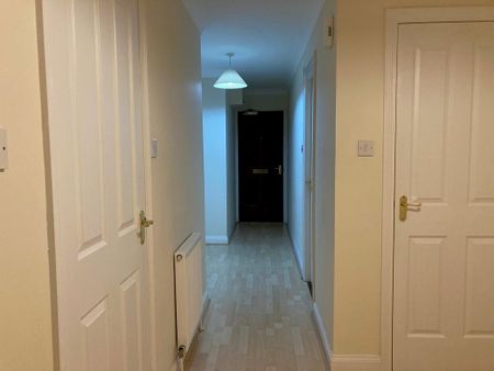 3 bedroom flat to rent - Photo 3