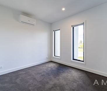 42 Ashbourne Boulevard, Donnybrook, Vic 3064 - Photo 3