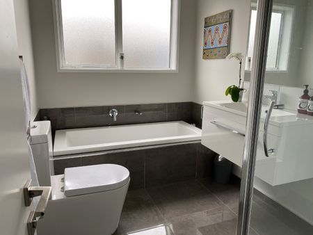 38 Robert Duncan Road, Belfast - Photo 4