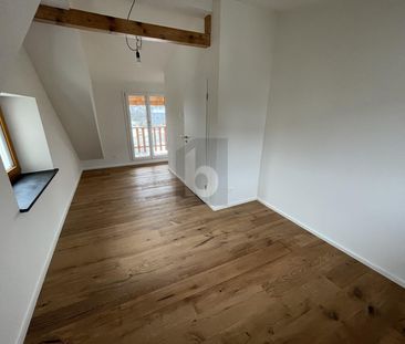 HISTORIC CHARM MEETS MODERN COMFORT - Photo 3