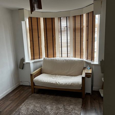 Room in a Shared House, Glendower Road, B42 - Photo 3