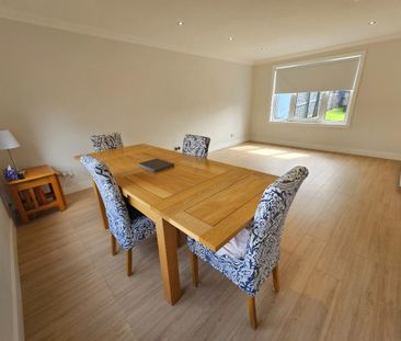 3 bedroom end of terrace house to rent - Photo 2