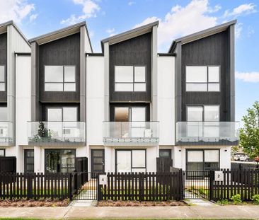 Fully Furnished Modern Townhouse in Flat Bush - Photo 1