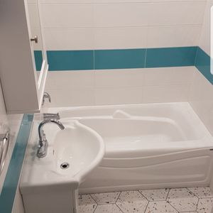 5 Minutes De Metro Acadie, 5+1/2, Renové - Photo 3