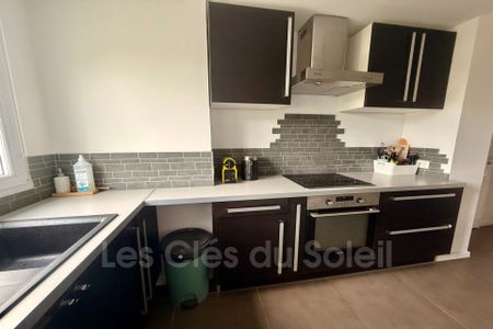 Location Appartement 3 pièces 59m² LA VALETTE DU VAR 83160 - Photo 4