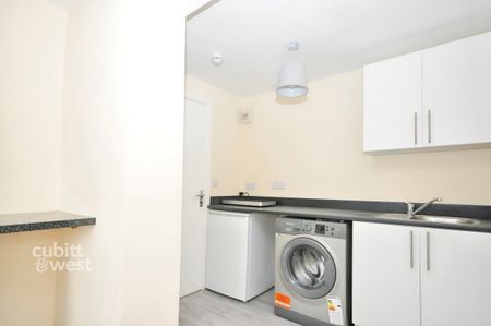 studio to rent - Photo 5