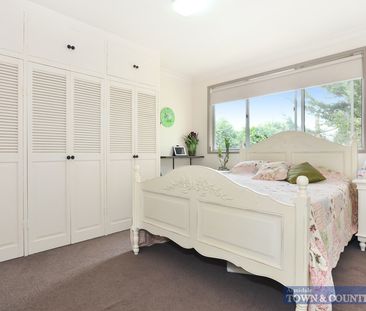 BRIGHT FAMILY HOME - Photo 1