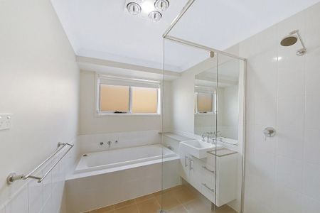 Modern 3-Bedroom Home in Arcadian Hills Estate - Photo 3