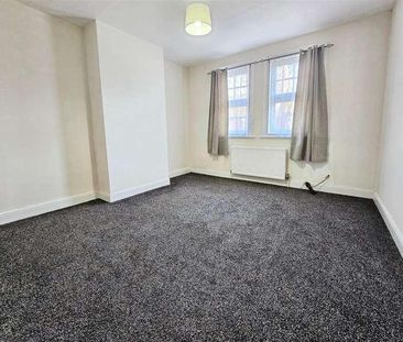 Robinson Road, Rushden, NN10 - Photo 1