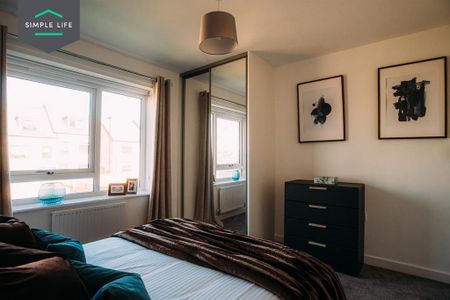 4 bedroom semi-detached house to rent - Photo 5