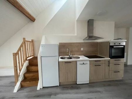 très joli duplex avec salle de bains et cuisine neuve - Photo 2