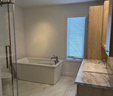 Grand 5 1/2 avec petit cours priver - Photo 2