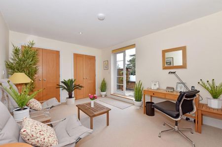 3 bedroom penthouse to rent - Photo 4
