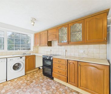 Hobhouse Close, Bradford on Avon, Wiltshire, BA15, Bradford-On-Avon - Photo 6