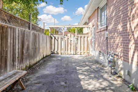 For Lease - 65 Walter Avenue Unit# BSMT, Newmarket, Ontario - Photo 4