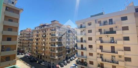 5 locali in affitto - Photo 2