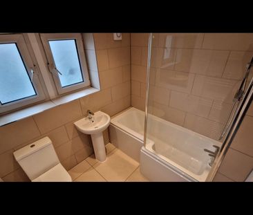 3 Bed Maisonette, Oxford Road, E15 - Photo 2