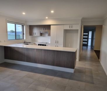 Modern Home - Photo 5