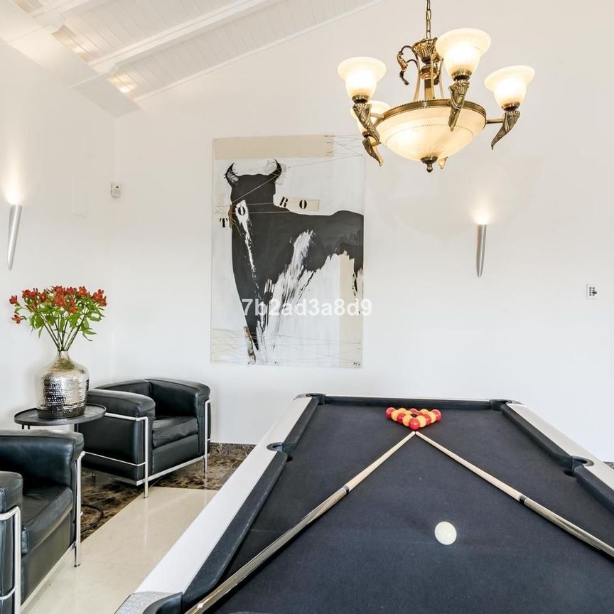 Detached Villa in Benahavís - Photo 1