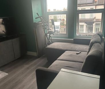2 Bed Flat, Thornton Heath, CR7 - Photo 1