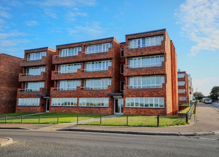 2 bedroom ground floor flat to rent - Photo 3