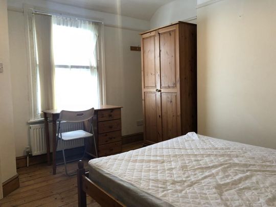 House share to rent - Photo 1