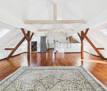 Historic home with modern living comfort Charming house in a centra... - Photo 1