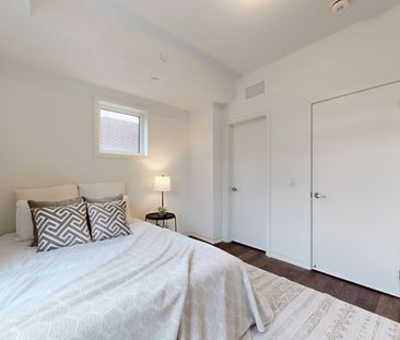 For Lease - 32 Spruce Pines Crescent, Toronto, Ontario - Photo 1