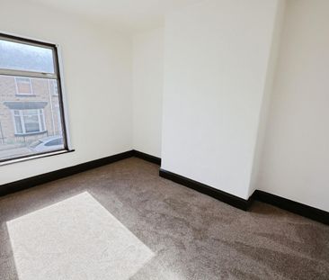 3 bedroom House To Let - Photo 2