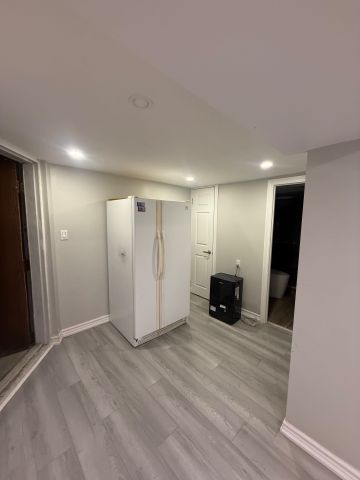 For Lease - 850 Carlaw Avenue Unit# Basement, Toronto, Ontario - Photo 3