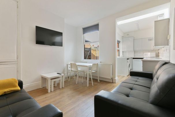 3 bedroom house share to rent - Photo 1