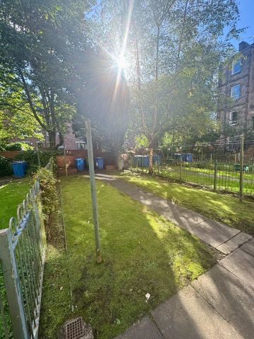 1 Bed Flat, Battlefield Avenue, G42 - Photo 3