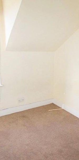 4 bedroom flat share to rent - Photo 1