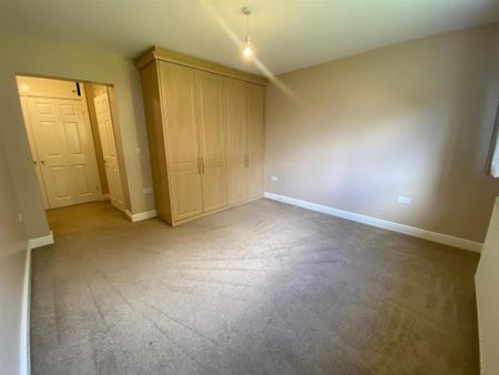 3 bedroom detached bungalow to rent - Photo 2