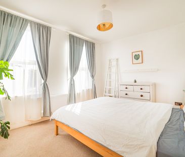 Rosebery Avenue, London - Photo 6