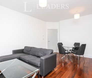 1 bedroom flat to rent - Photo 2