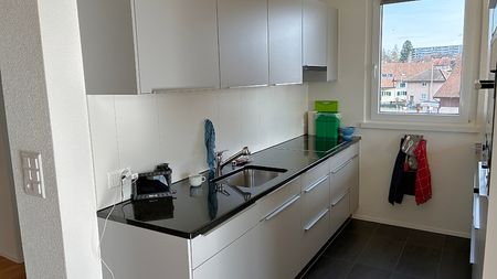 3½ Zimmer-Dachwohnung in Kerzers (FR), möbliert, auf Zeit - Photo 4