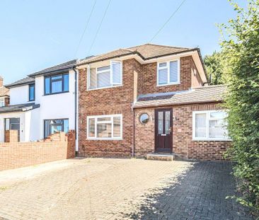 5 bedroom semi-detached house to rent - Photo 3