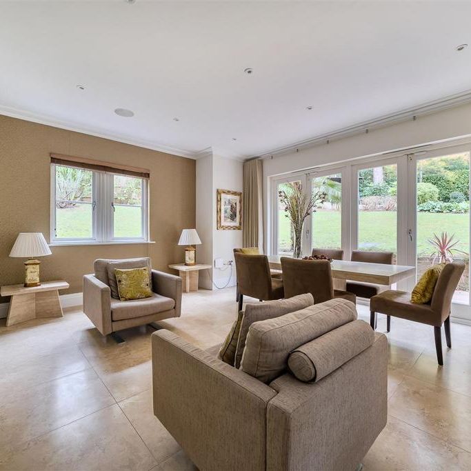 6 bedroom detached house to rent - Photo 1