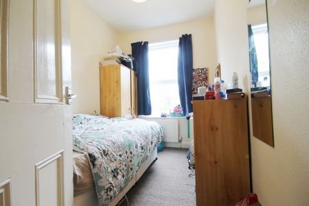 3 Bed - Claremont Road, Spital Tongues - Photo 5