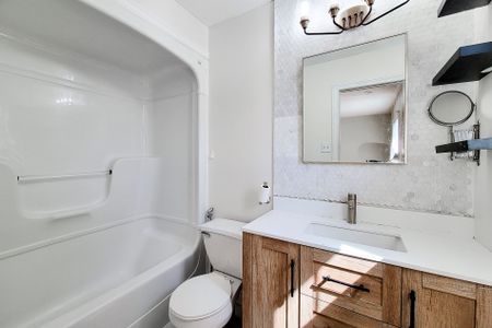 For Lease - 69 Peachwood Crescent Unit# Main, Hamilton, Ontario - Photo 3