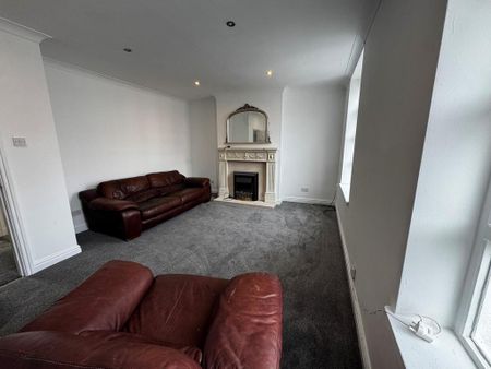 3 bedroom apartment to rent - Photo 2