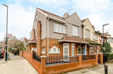 3 bedroom flat to rent - Photo 3