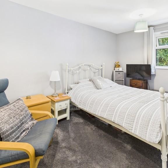 1 bedroom ground floor flat to rent - Photo 1
