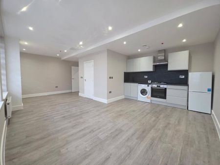 Studio to rent - Photo 2