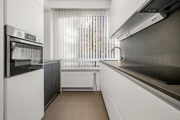 Gunstig gelegen twee slaapkamer appartement te Burcht - Foto 1