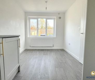 4 bedroom semi-detached house to rent - Photo 2