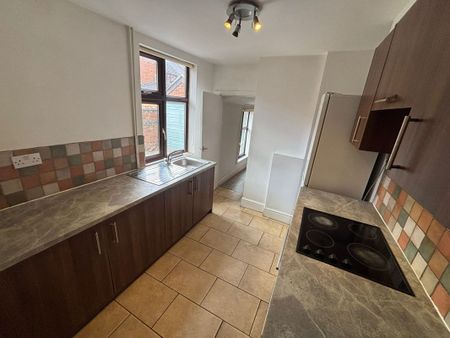 108 Paget Street - Off Street Parking & 4 Huge Doubles Loughborough - Photo 4