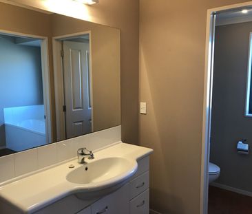 This is a neat and tidy four bedroom family home, open plan kitchen... - Photo 4